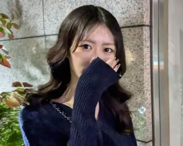 FC2PPV-4656295 皮肤白皙胸部美丽20岁女孩